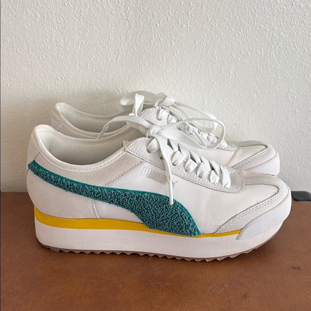 Puma Women's White and Green Platform Sneakers